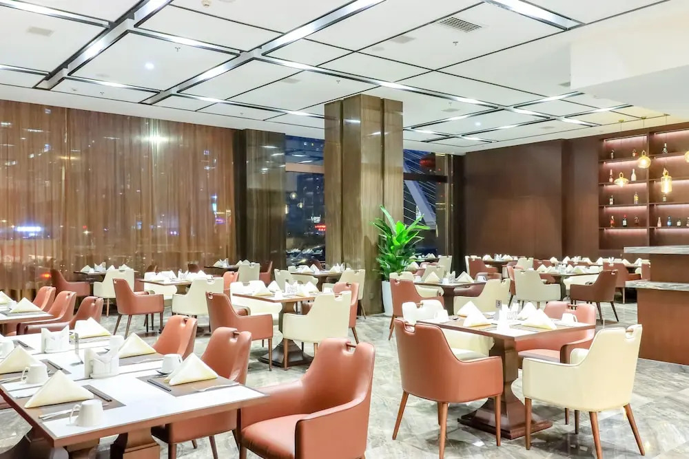 Yun-Ray Phoenix Hotel