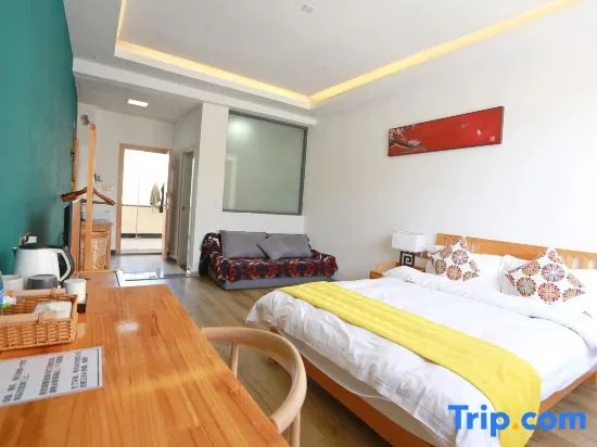 Date jade dragon snow mountain view guest house