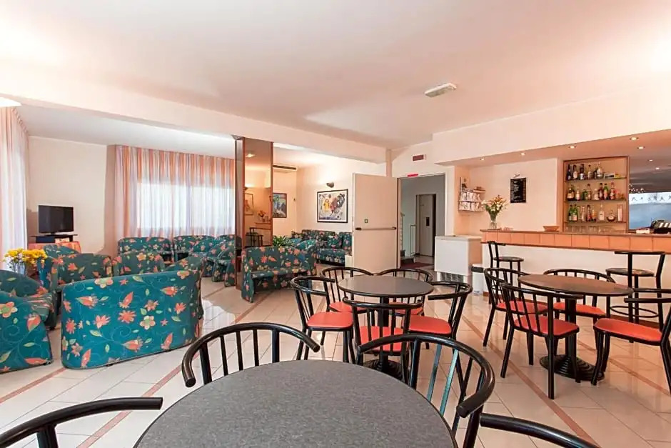 Hotel Joli