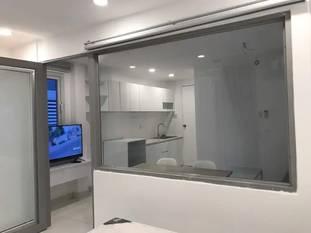 Smiley Apartment 8