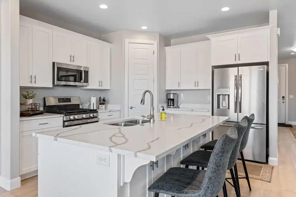 Family Desert Oasis 5 Bedroom Home