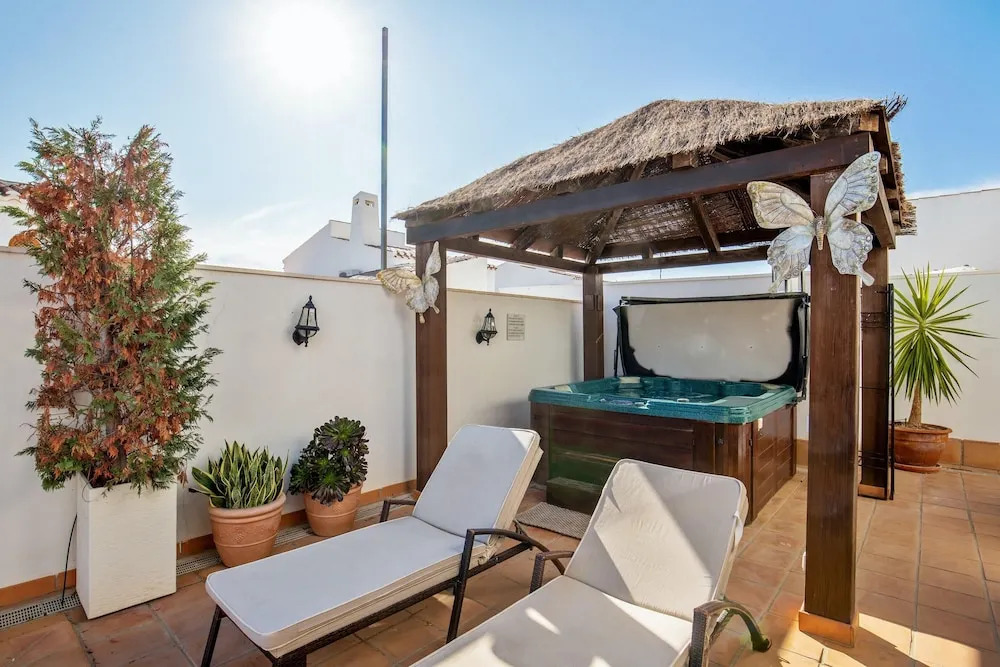 Luxurious Villa in Baños y Mendigo, Spain - Perfect for Families and Groups