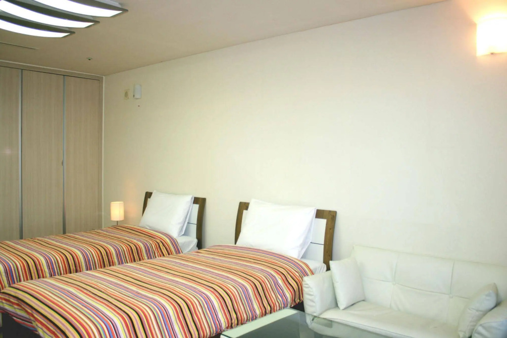 Incheon Airport Line Guesthouse