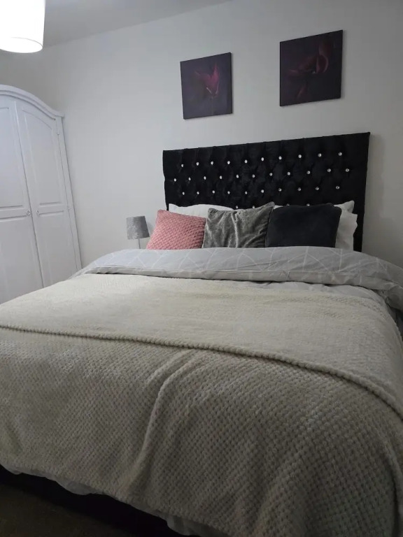 Emerald Apartment With Triple A Star Proximity
