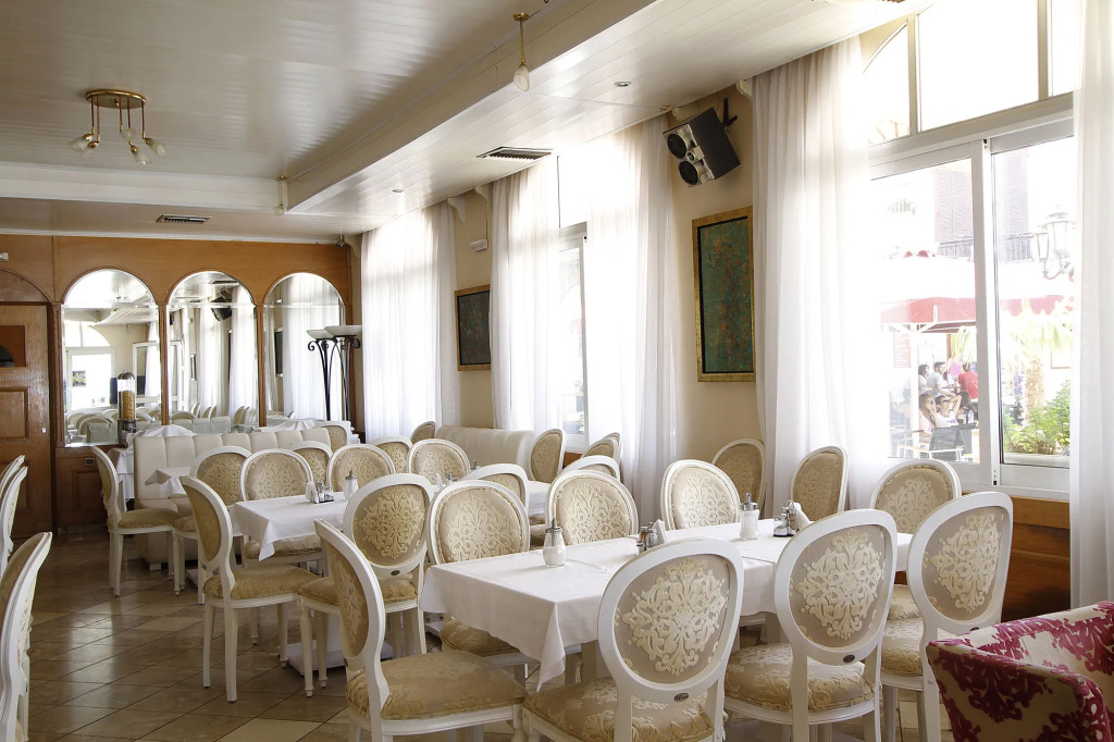 Nirikos Hotel