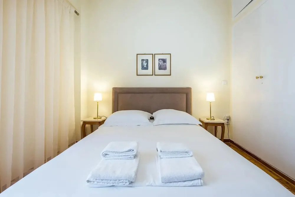 Chic flat in Kolonaki next to American Embassy