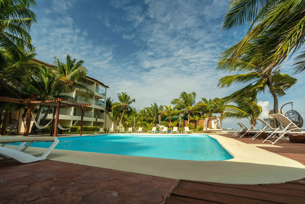 Casa del Puerto by MIJ - Beachfront Hotel