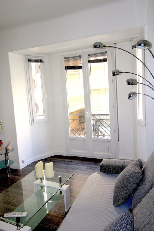 1 Chambre Latour Maubourg