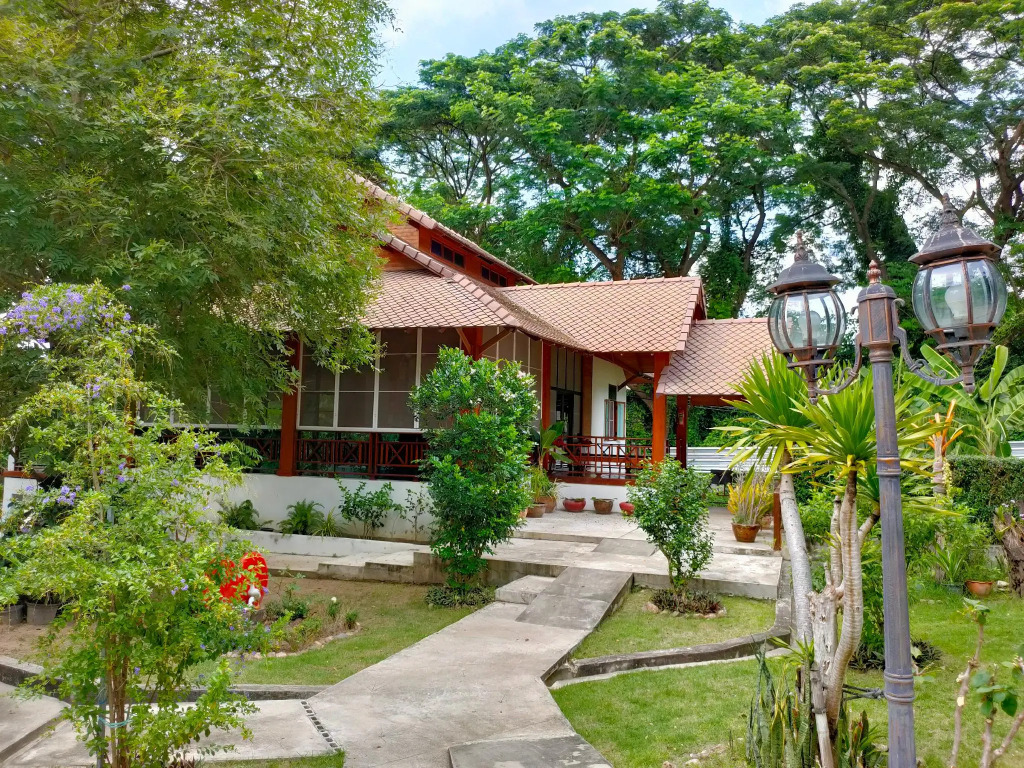 Phanya Chaley Suanphueng