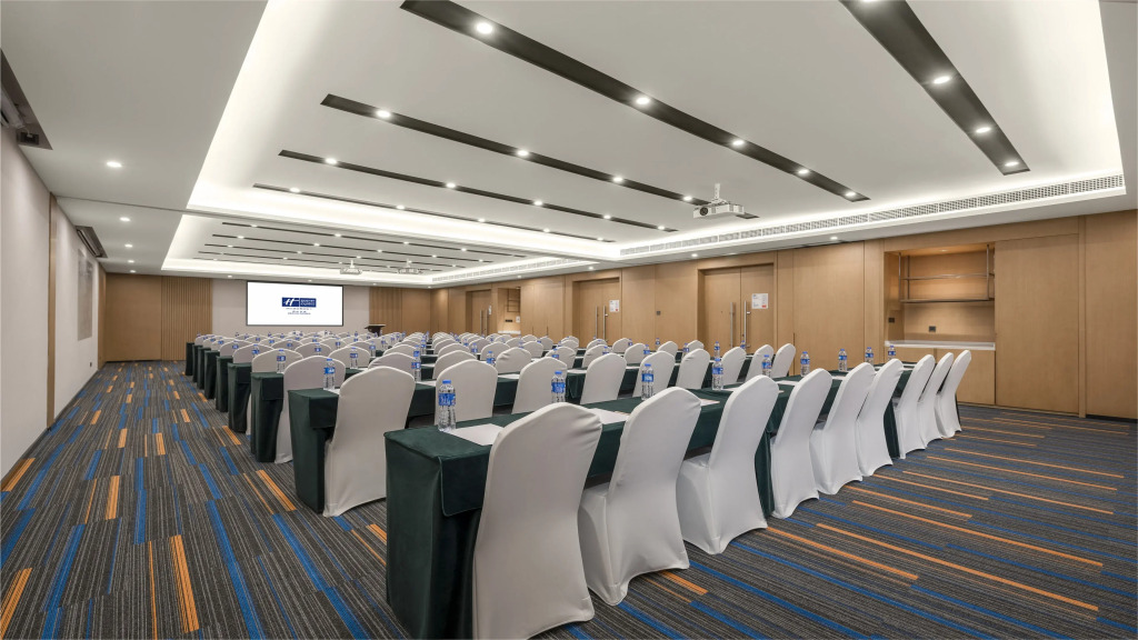 Holiday Inn Express Meishan Dongpo