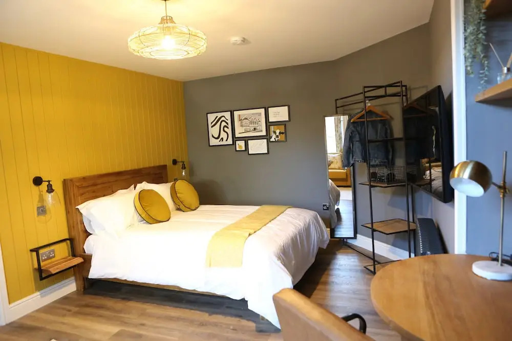 no 12 - Stunning Self Check-in Apartments in Worcester Centre