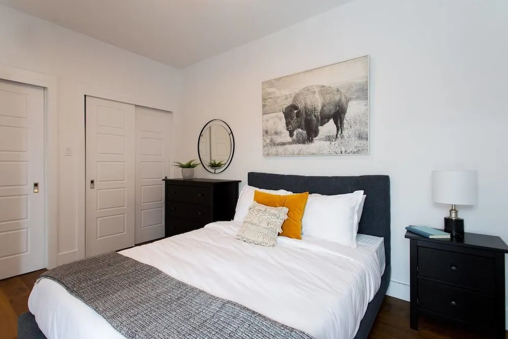Spacious 2 Bedroom Condo in Little Italy