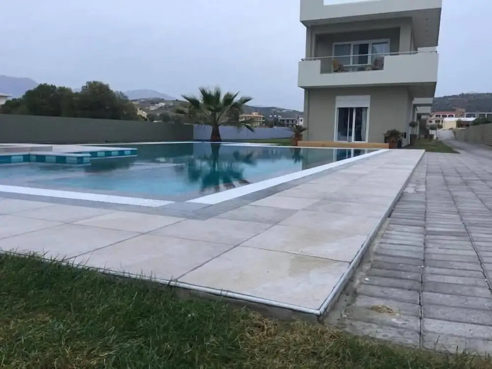 Holiday Luxury Villas