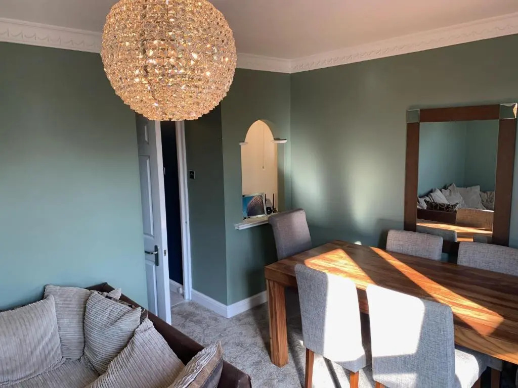 Stylish 2 Bed Penthouse in Trendy Pontcanna