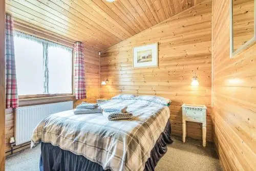 Rosy Lodge