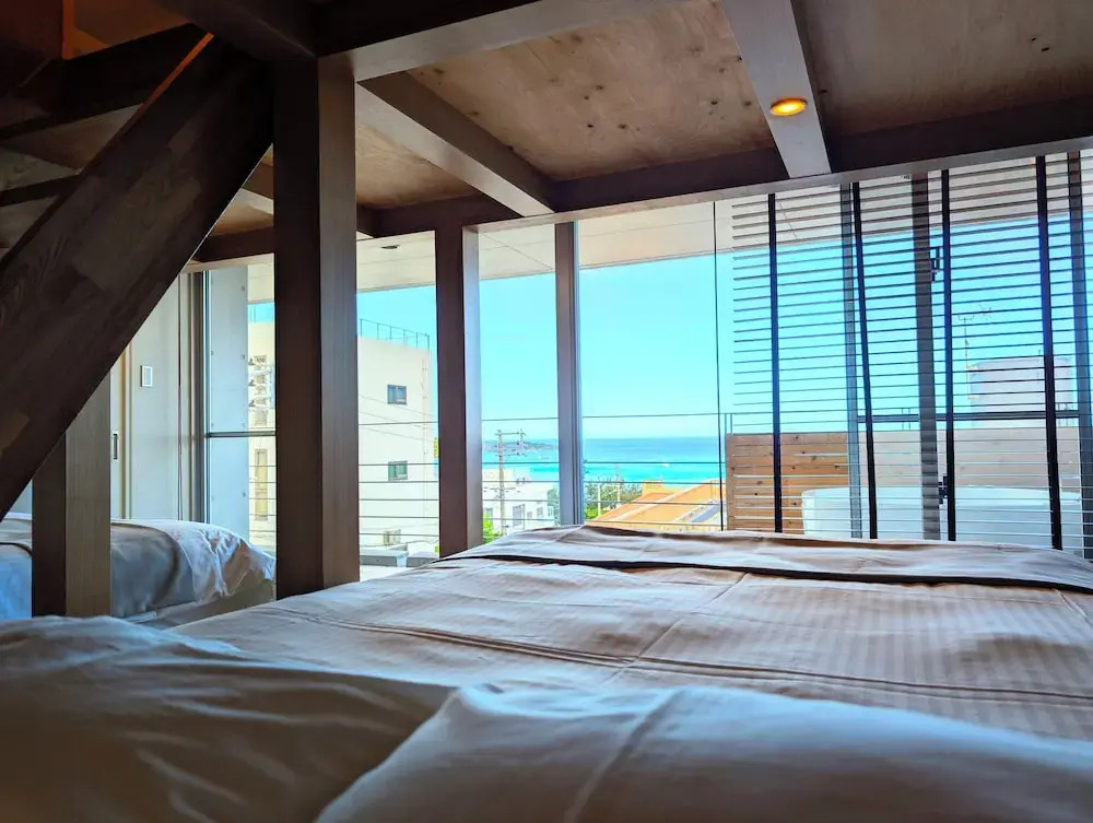 onna resort nakadomari ビーチまで車で4分 最大8名OK 中庭付き貸切ヴィラでくつろぐ恩納村ステイ
