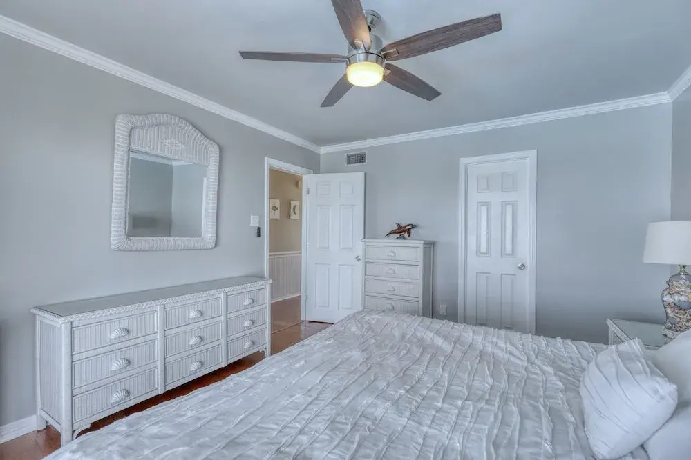 Easy Breezy - Waterfront And Wonderful! Private Pool - Pet Friendly! 3 Bedroom Home by RedAwning