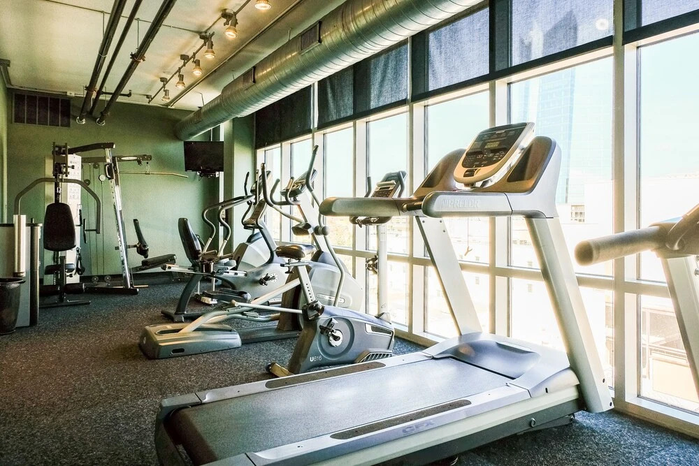 Downtown 1 BR and 2 BR Apts near Riverwalk by Frontdesk