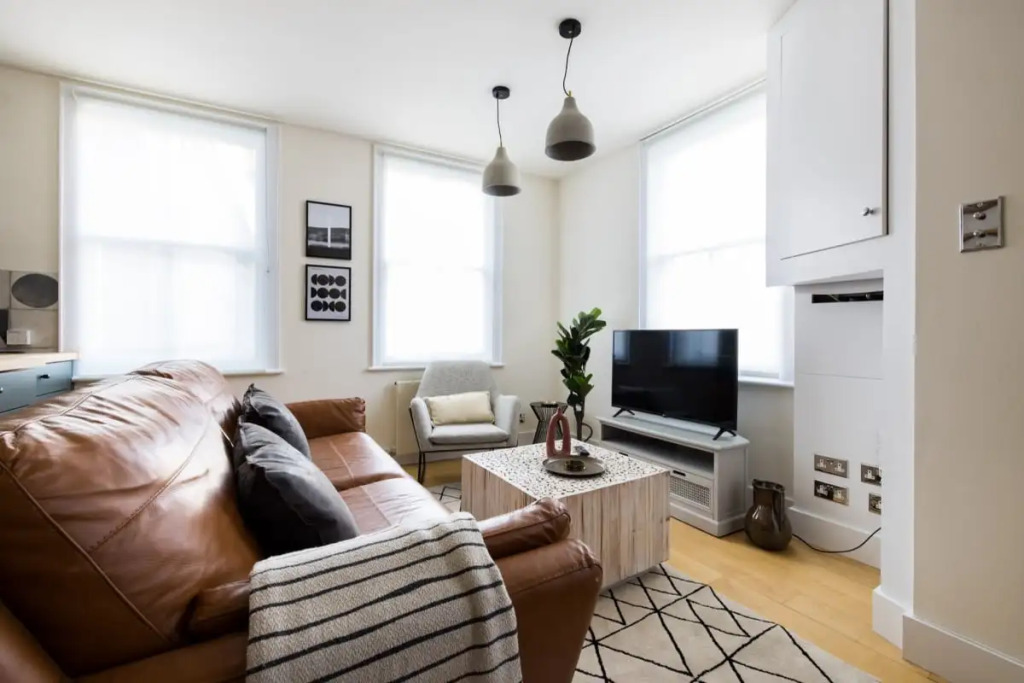 The Stepney Star - Bright & Modern 2BDR with Terrace