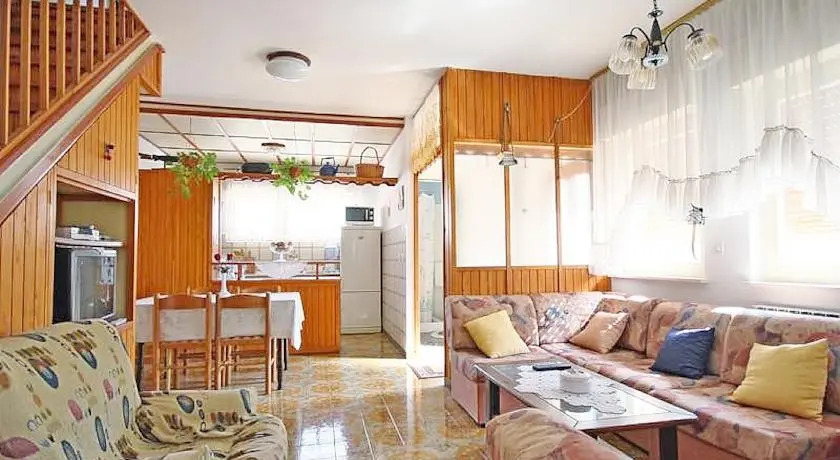 Apartment Antique 155