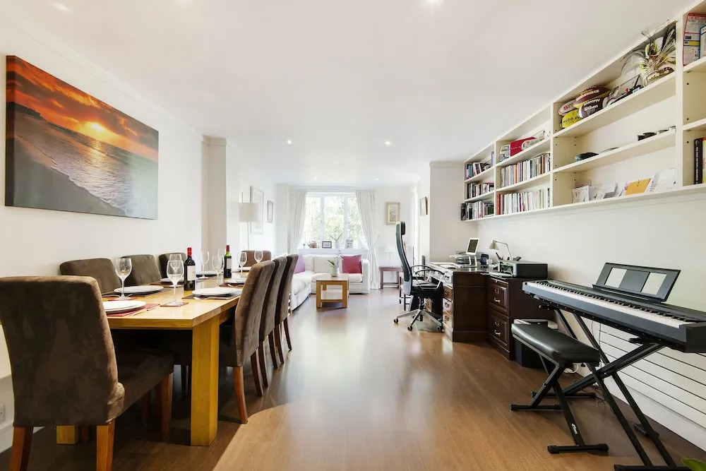 Prestigious Putney home by the River Thames