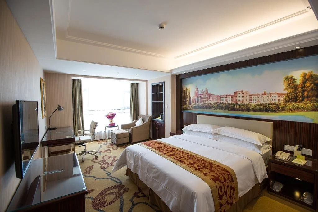 Vienna Hotel Zhumadian Huayuan Xuefu