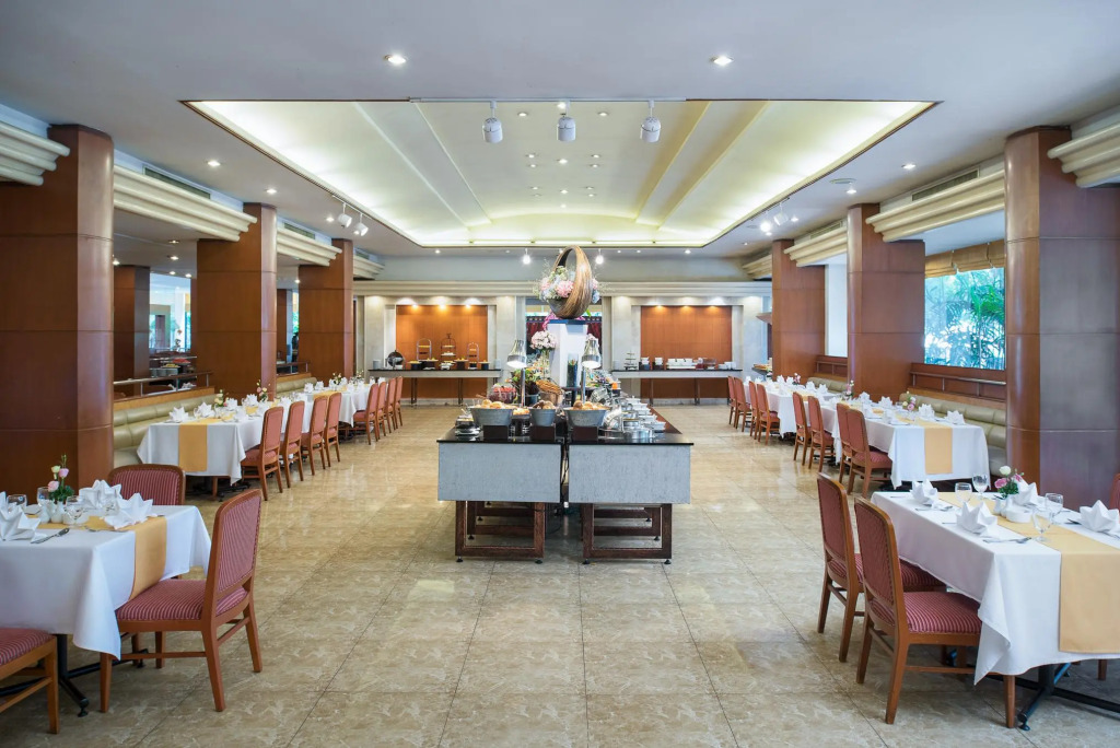 Twin Towers Hotel