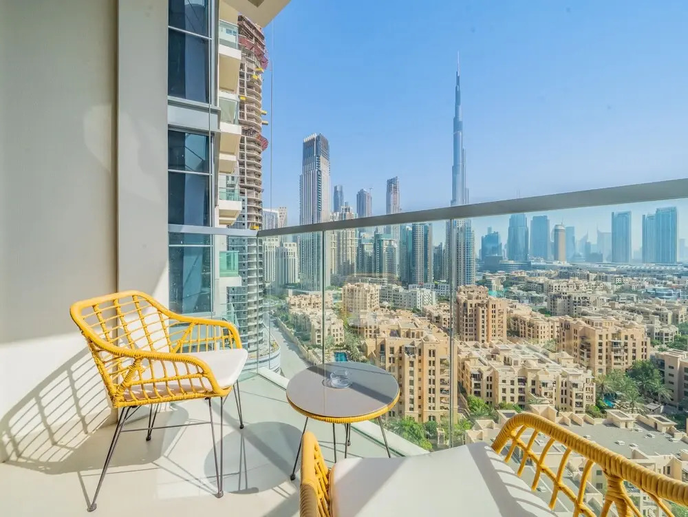 Glamorous Apartment Facing Burj Khalifa