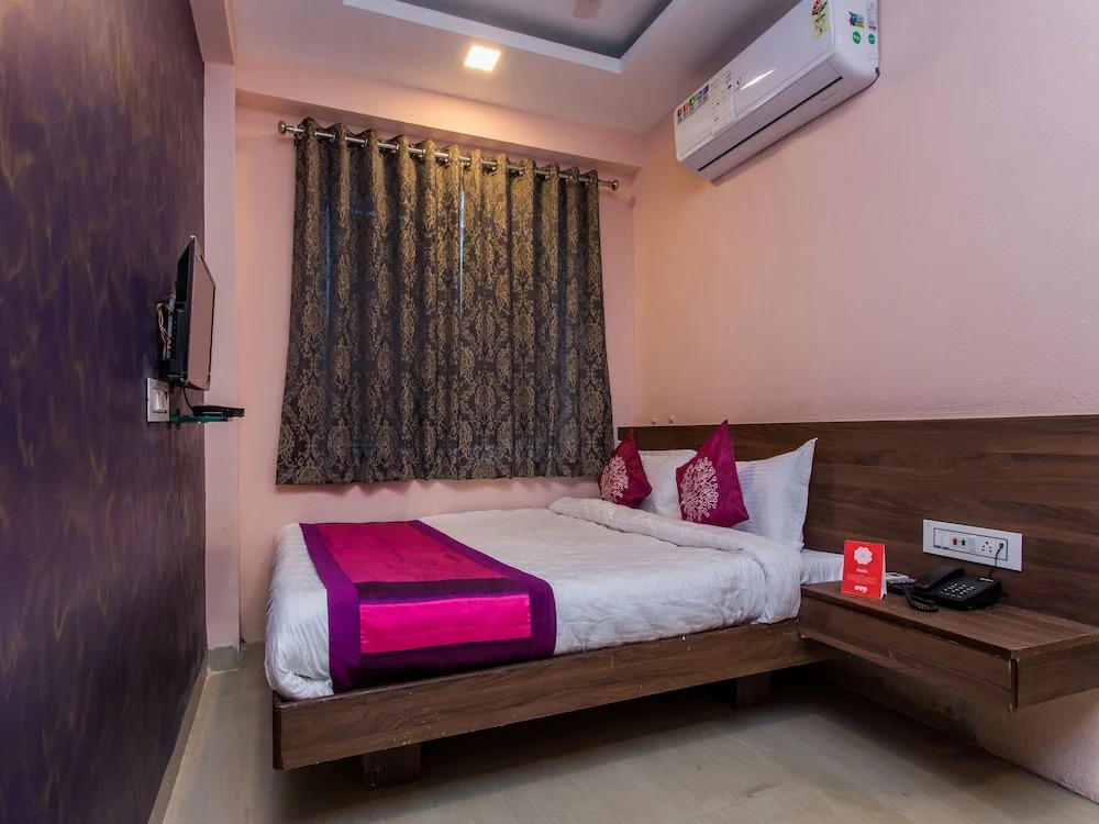 OYO 11657 Hotel SVL Inn