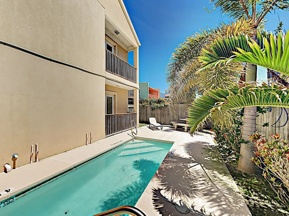 East Lantana Unit 9 - 2 Br Condo