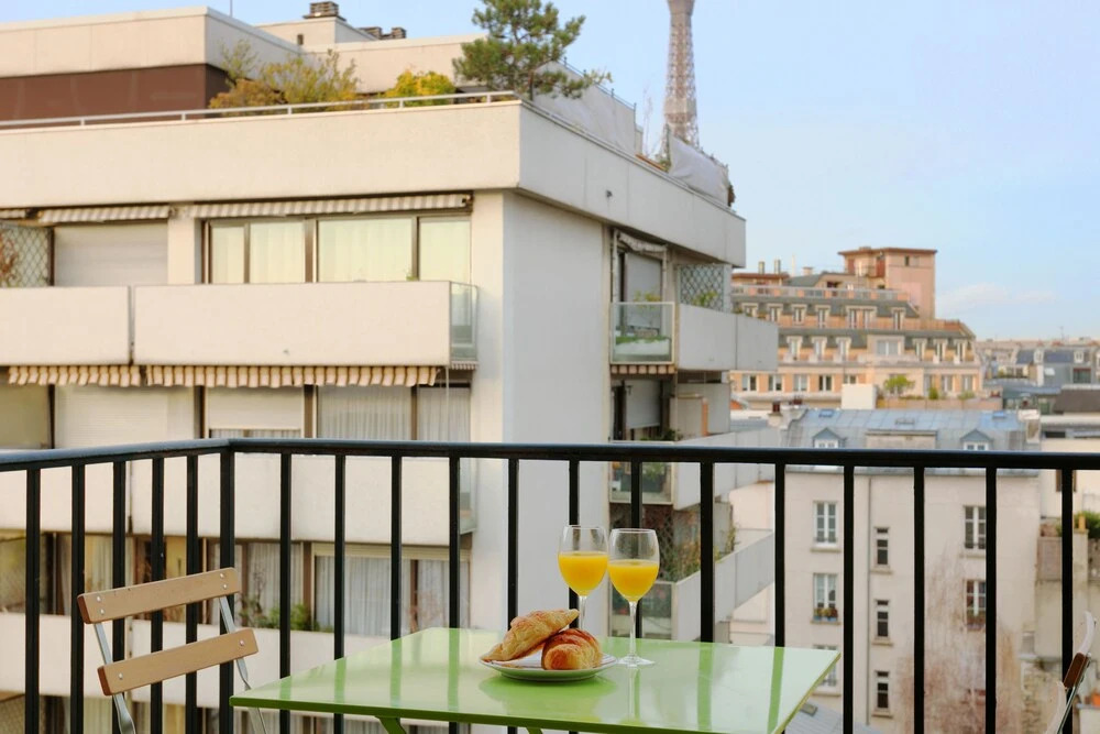 Le Marais Temple Apartment