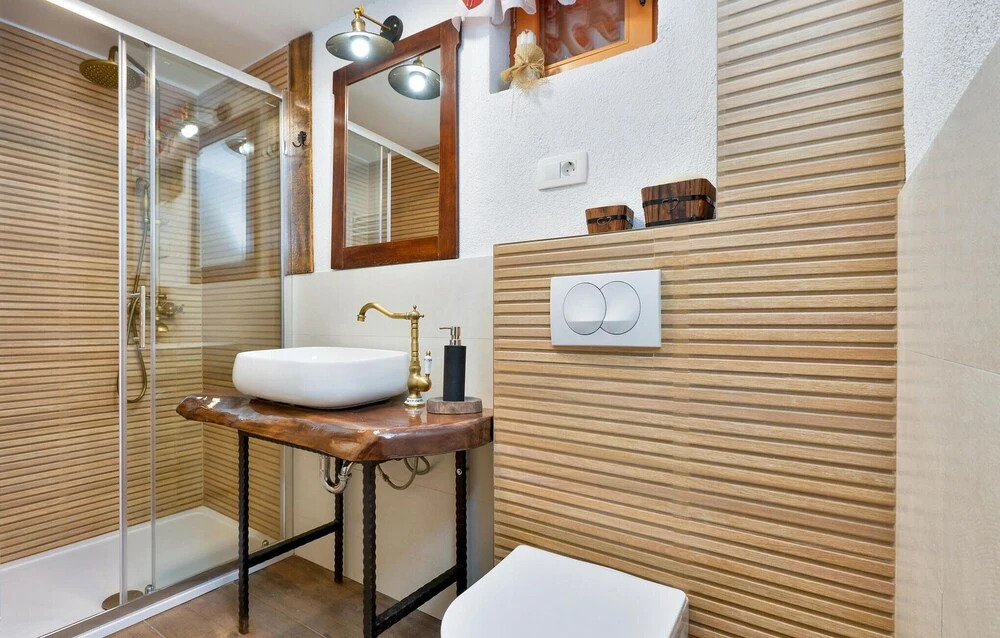 Awesome Home in Stubicke Toplice With 2 Bedrooms, Wifi and Outdoor Swimming Pool