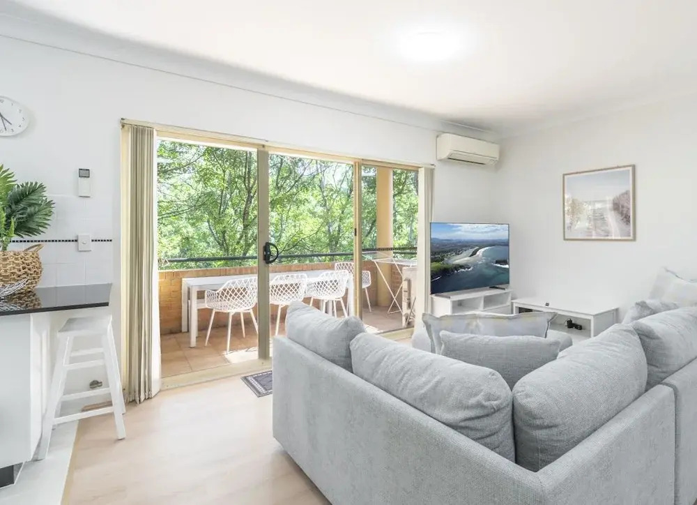 Kozyguru | Homebush West | 3-Beds Apt With Parking