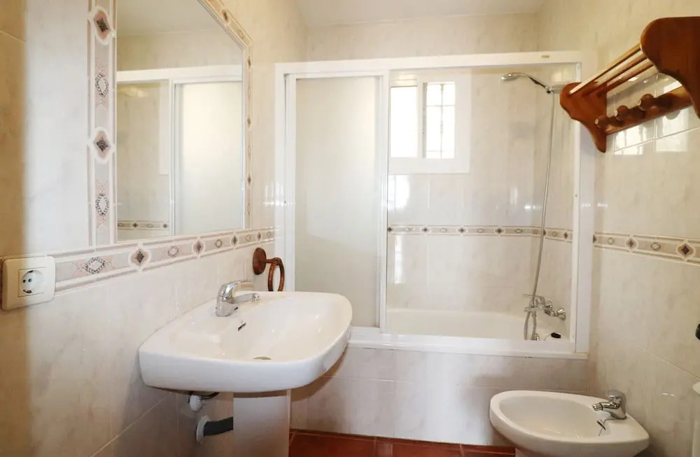 1143 Villa Serymar