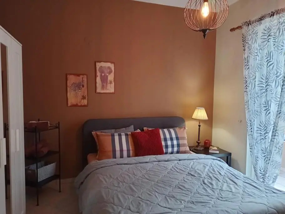 Central Artistic 2-Bedroom Apartment