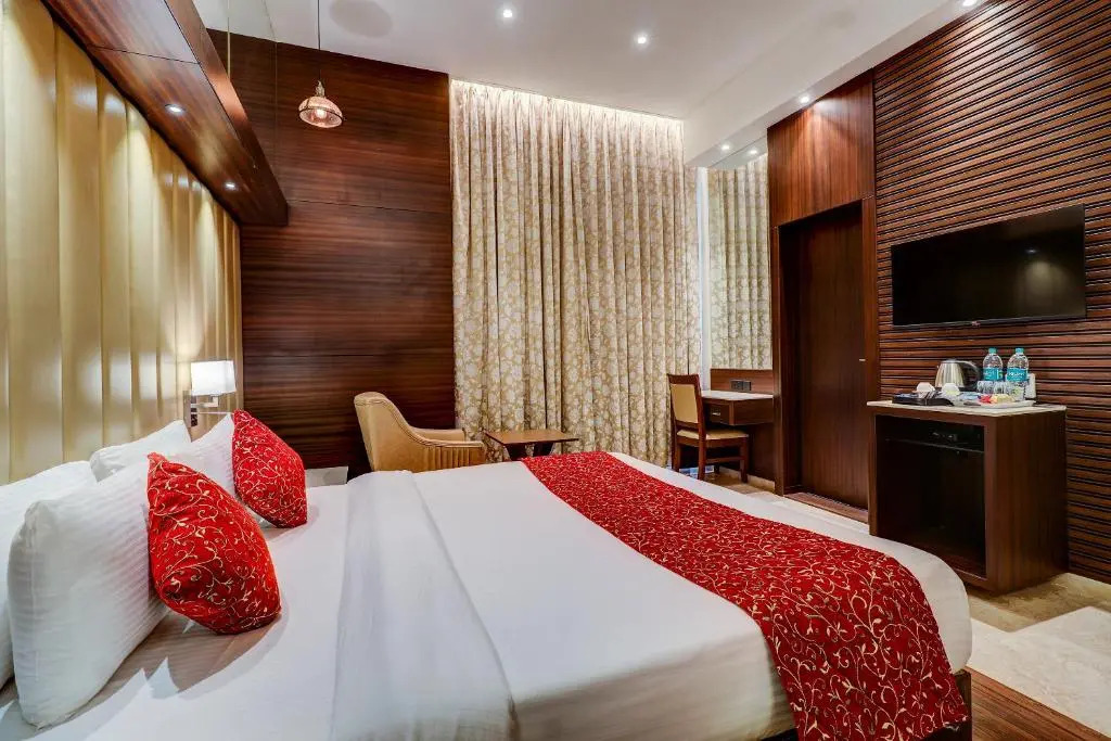 Hotel Gurudev Grand