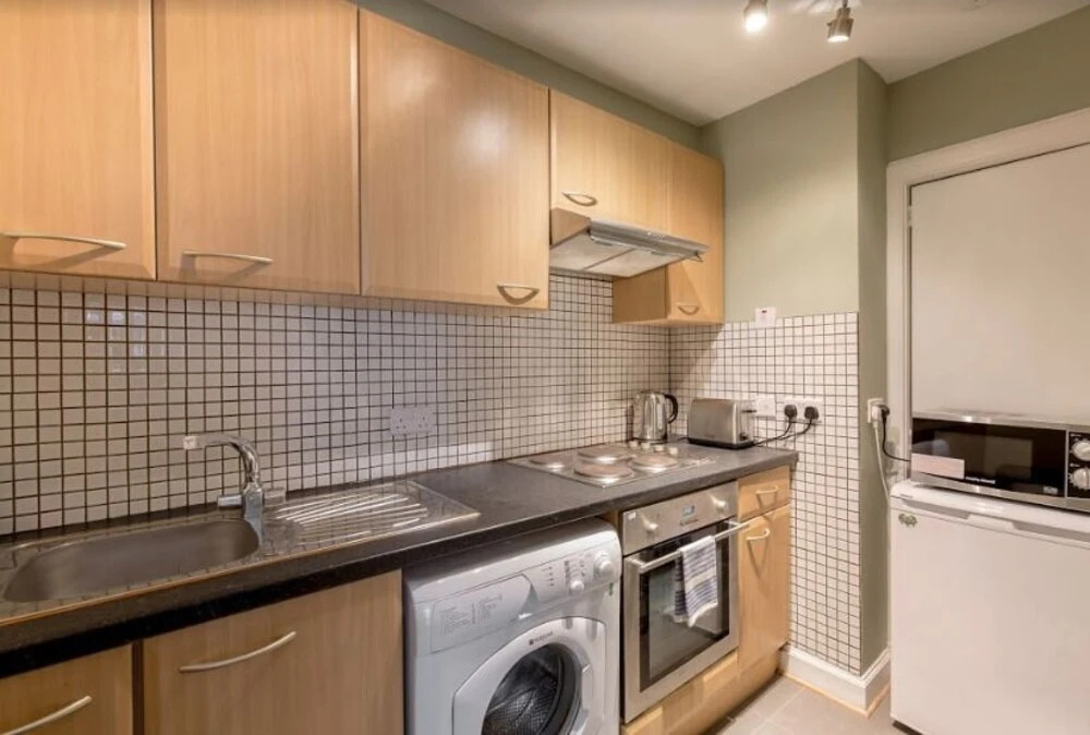 Modern Main Door Apt in the Heart of Edinburgh