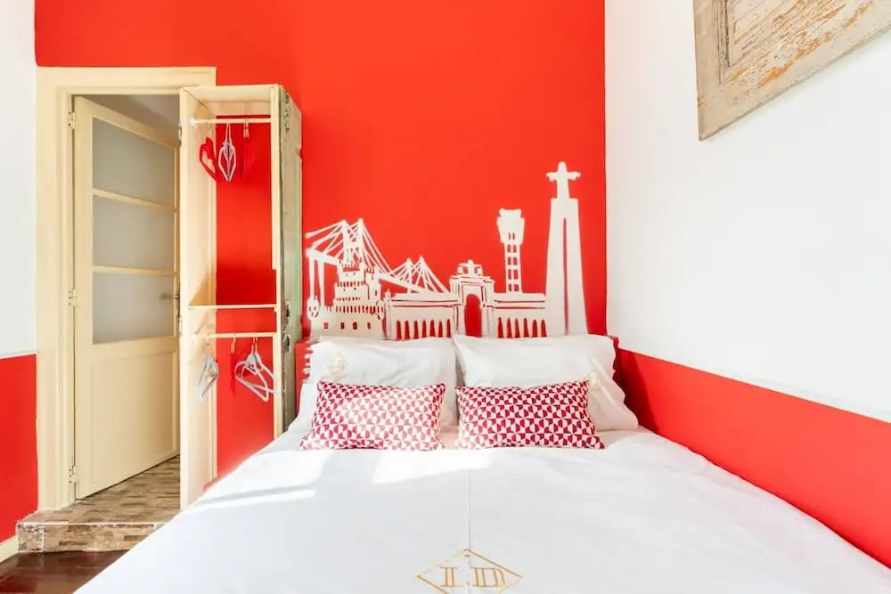 Artistic Alfama 4BR Cathedral Views Tram 28