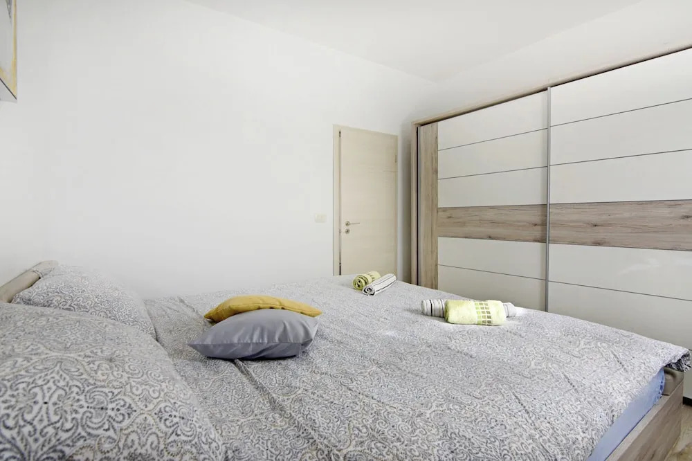 Upscale Fully Equipped Apartment