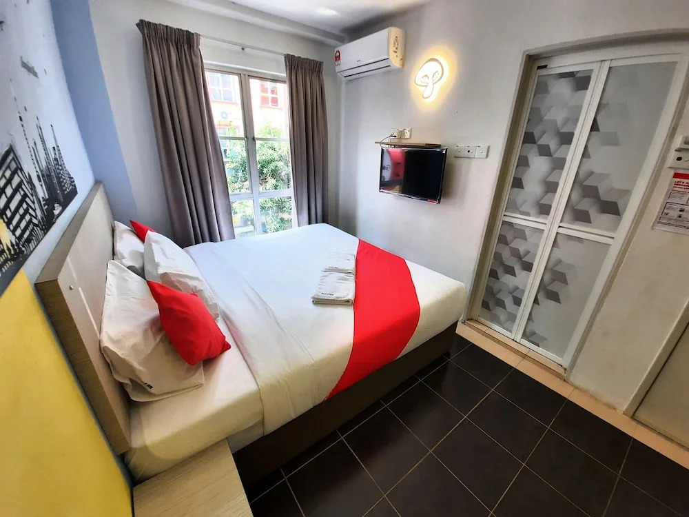 Good 2 Stay Hotel Oyo Rooms