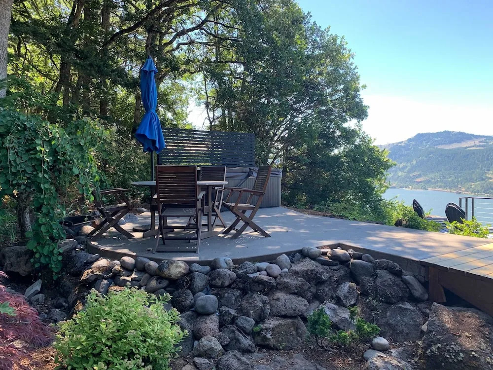 Eye On The Gorge 2 Bedroom Home by RedAwning