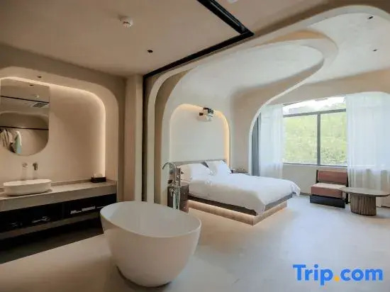Yizhai Homestay (Luxun Former Residence Jindi Yintai City)