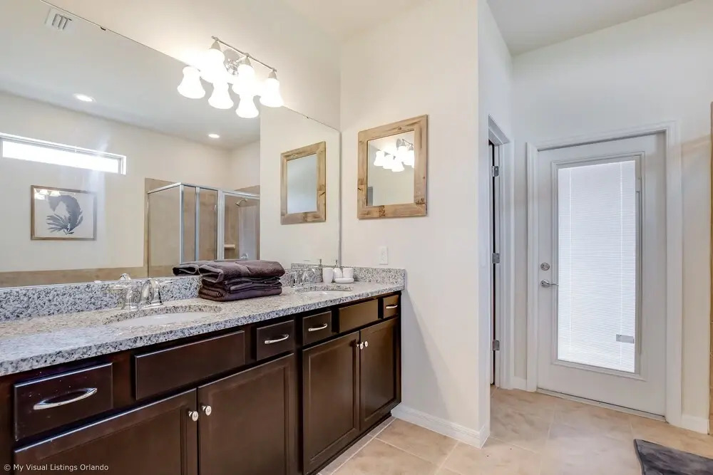 Bengal Court Villa Windsor at westsdie 8805
