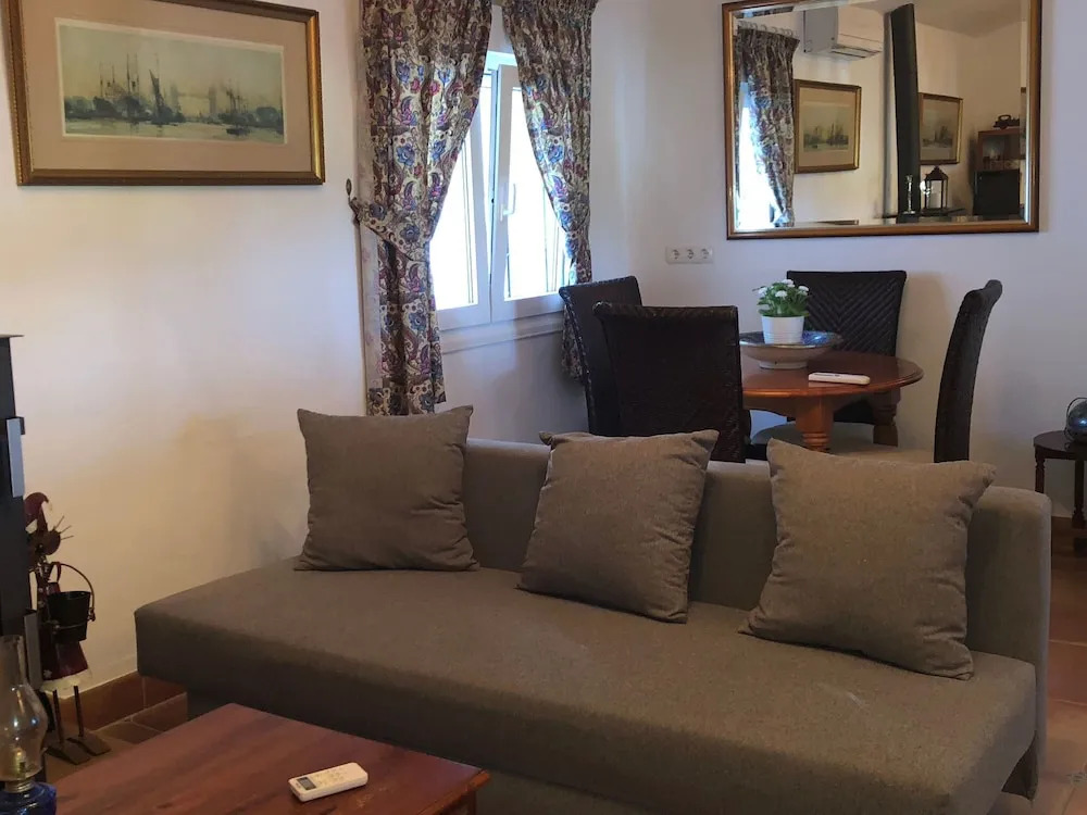 Cozy Cottage in Cómpeta With Private Swimming Pool