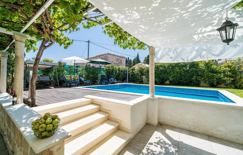 Awesome Home in Bosanka With Wifi and 2 Bedrooms