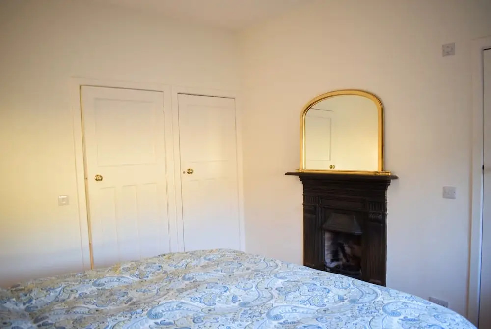 Spacious 3 Bedroom Apartment in Edinburgh