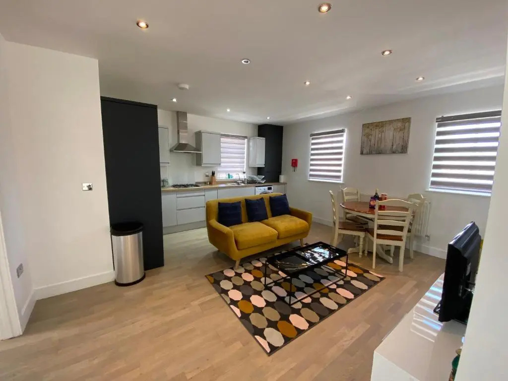 Apartment No 8 - Stay in style in the heart of the Cathedral City.