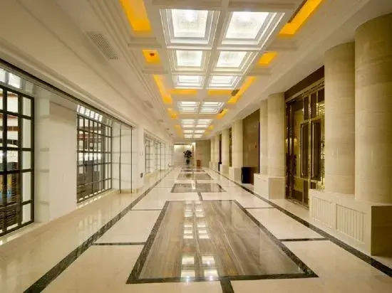 White Crane Hotel