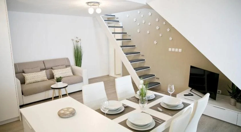 Apartments Hiša Pod Gradom
