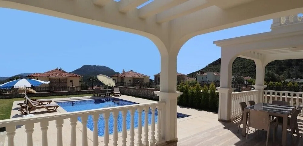 Villa BEY2 by JoyLettings
